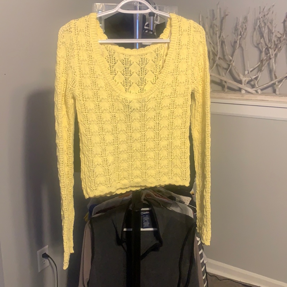 Forever 21 Low back lightweight yellow sweater M